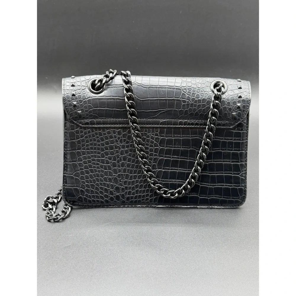 Badgley Mischka striking badgley
